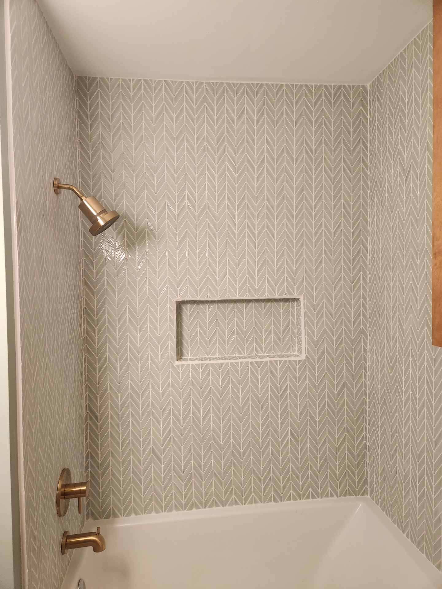 Rogers shower surround